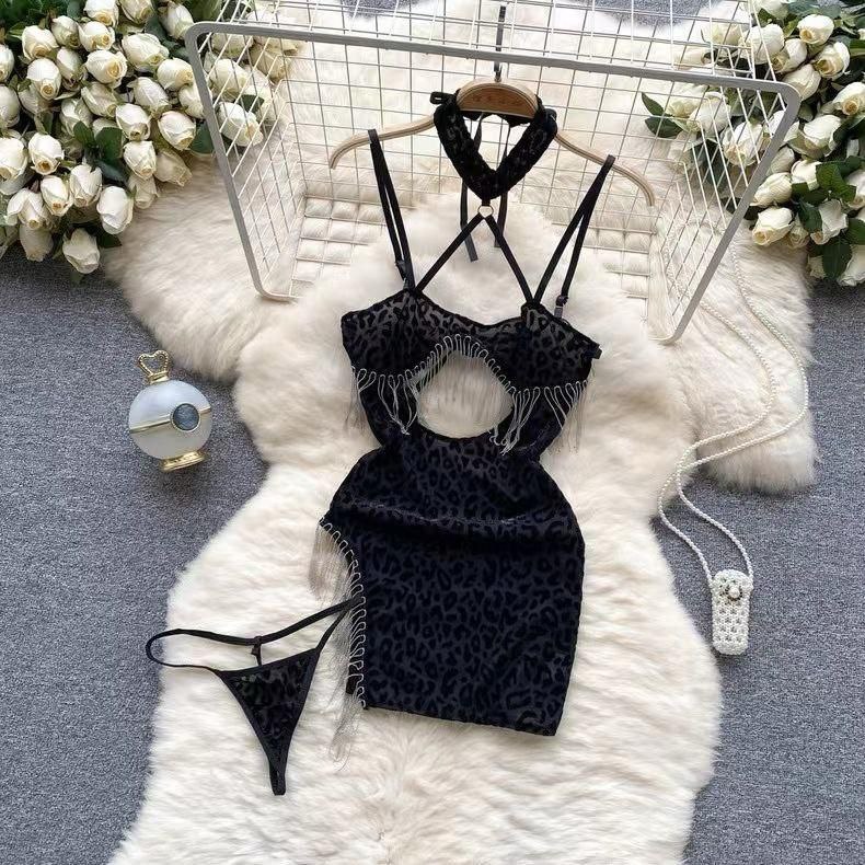 فستان لانغري لون اسود